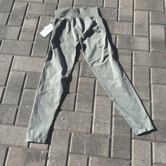 Z Supply Active Leggings Nylon Spandex Moisture Wicking Quick Dry NWT $79 M/L - Picture 1 of 11